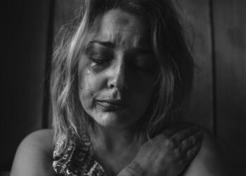 Here Are 5 Signs That You Are In A Toxic Relationship.