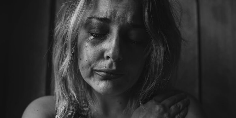 Here Are 5 Signs That You Are In A Toxic Relationship.