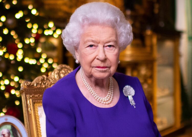 Queen Elizabeth Gives Emotional New Year’s Eve Message