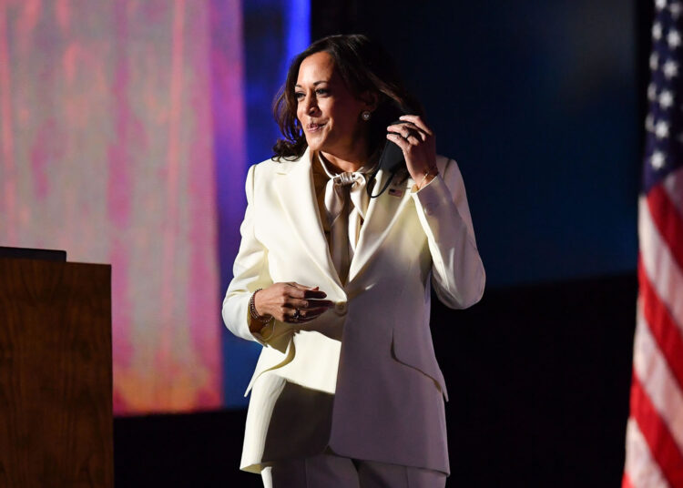 Psaki snaps when asked why VP Harris had time to visit Chicago bakery but not border, ‘she got a snack’