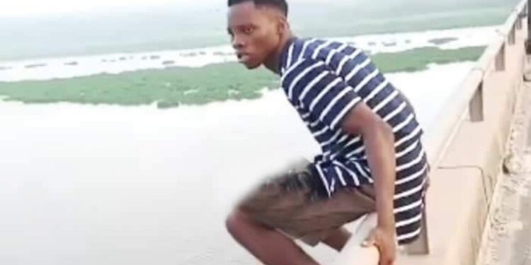A Nigerian Graduate Jumped Into The Lagoon In An Attempt To Commit Suicide