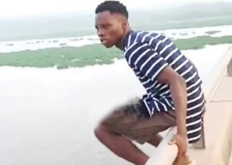 A Nigerian Graduate Jumped Into The Lagoon In An Attempt To Commit Suicide