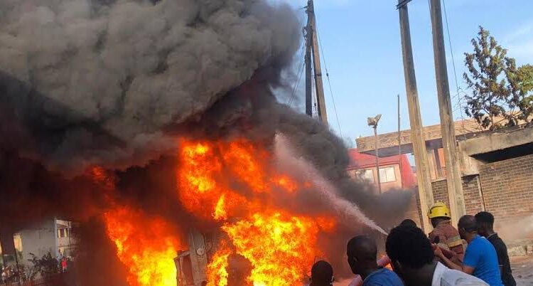 VIDEO: Many Feared Dead, Several Others Badly Wounded As Container Crushes Cars In Lagos