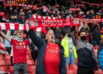 Liverpool Tear Through Manchester United To Reclaim Top Spot – Pay Tribute To Ronaldo’s Late Son