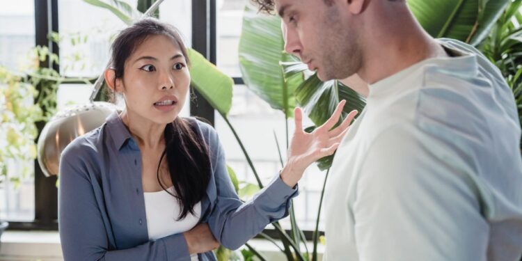 11 Red Flags: Common Manipulation Tactics And How To Handle Manipulators