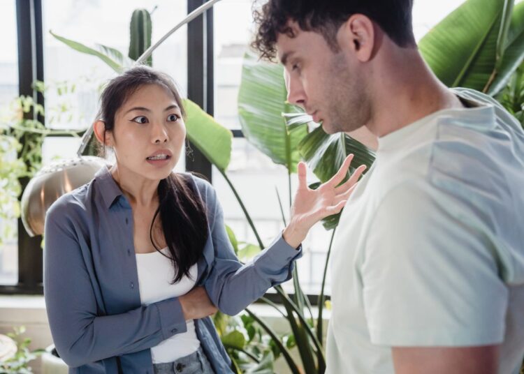 11 Red Flags: Common Manipulation Tactics And How To Handle Manipulators