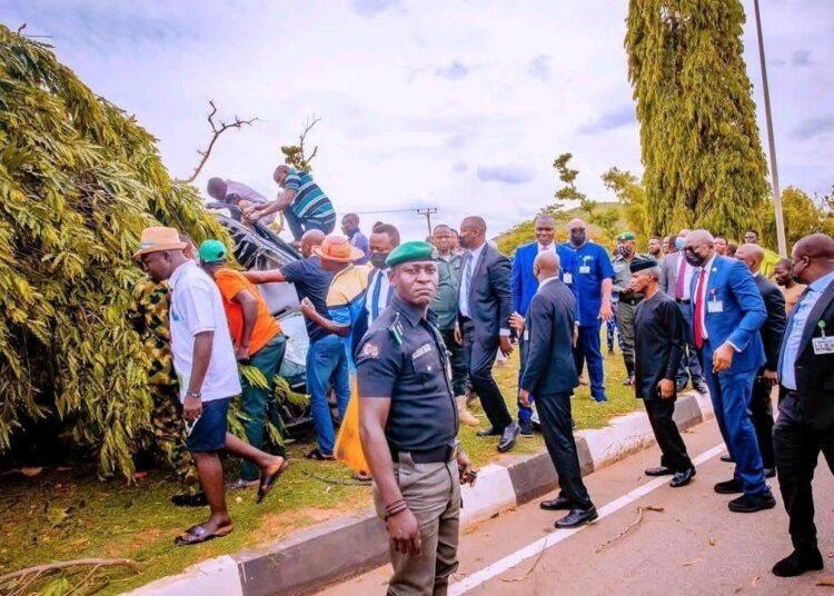 Notable Point And Question Raised As VP Osinbajo’s Convoy Rescues Accident Victim Enroute Owo, Ondo State