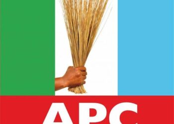 #OsunDecides2022: Big Warning As APC Agent Allegedly Seen Buying Votes With N5,000 Pass!
