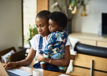 Stop Looking Down On Single Mothers – Many Are Better Than You!